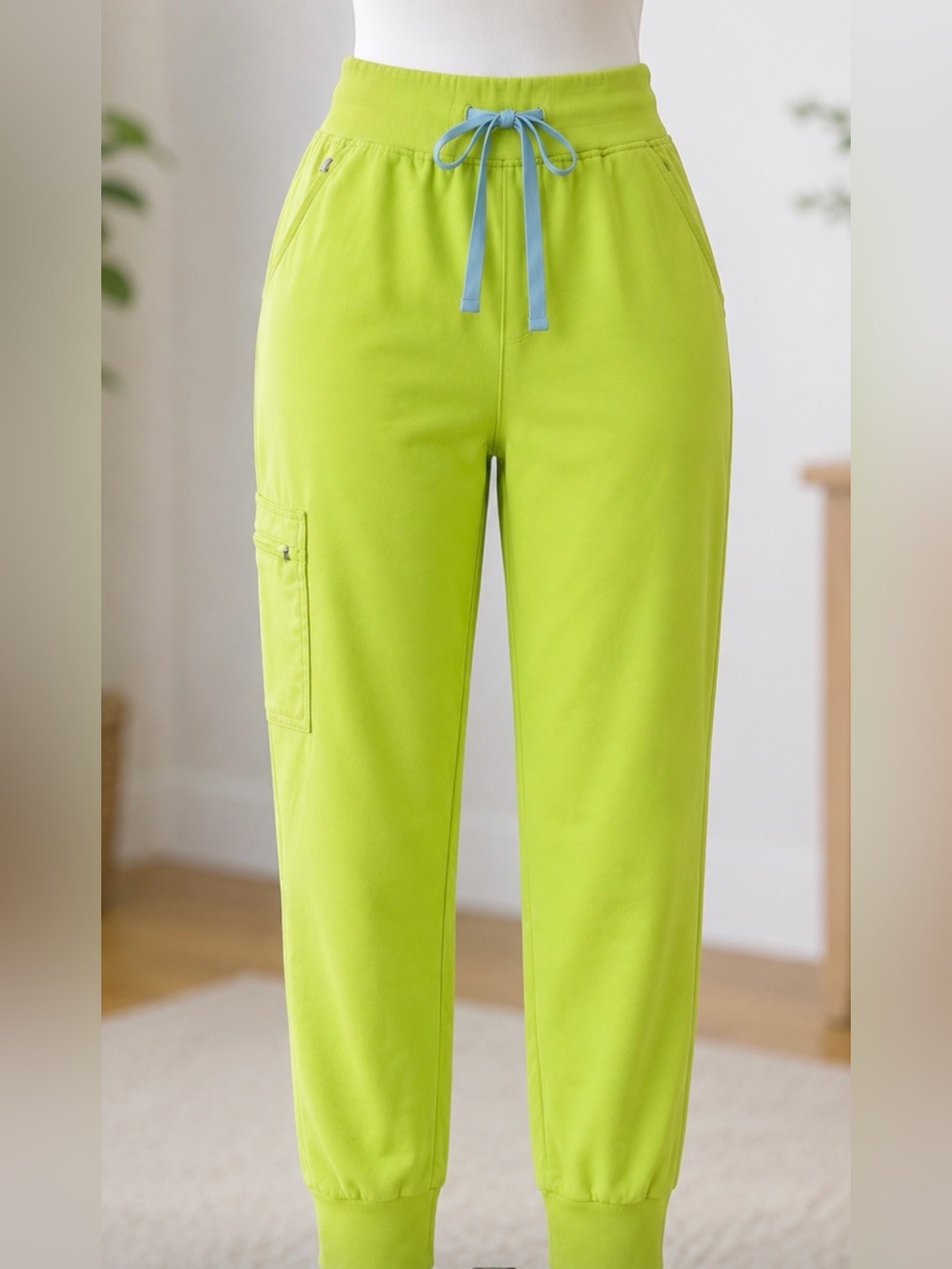FIGS Zamora Jogger Scrub Pants Citrine Neon Yellow Lime L W22SW2012